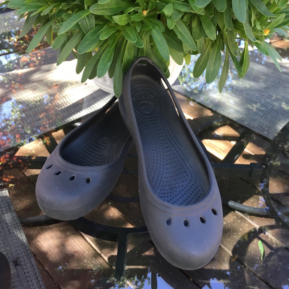 Black Croc flats